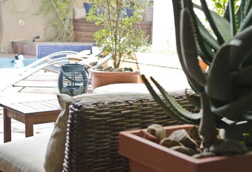 בית מלון כפרי Villa Costa Rose   No Loadshedding