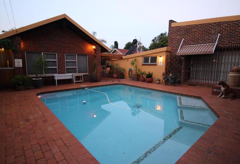 Отель Willy's Chateau