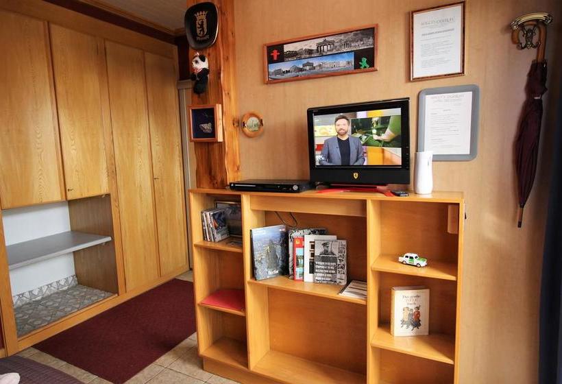 Отель Willy's Chateau