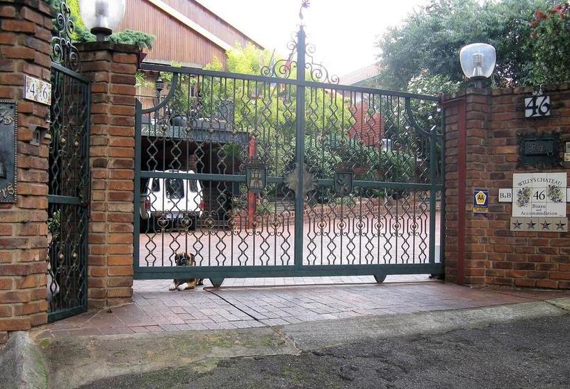 Отель Willy's Chateau