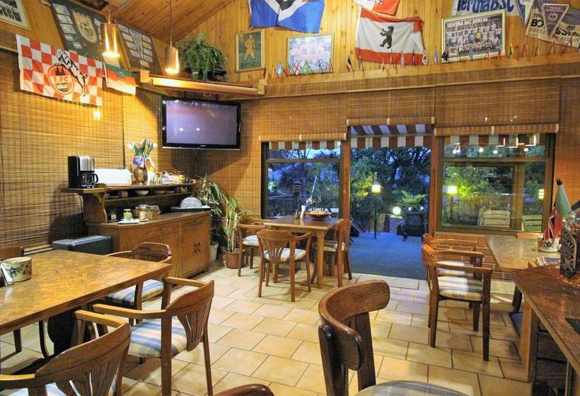 Отель Willy's Chateau