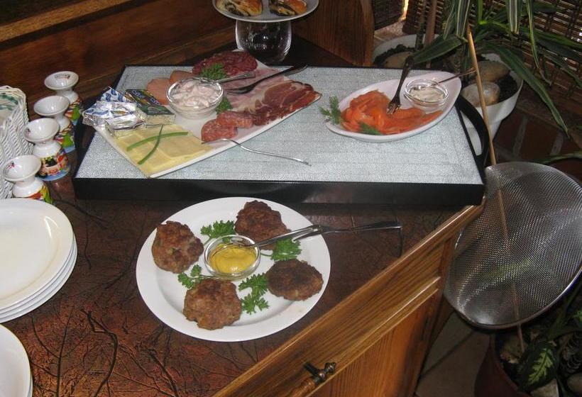 Отель Willy's Chateau