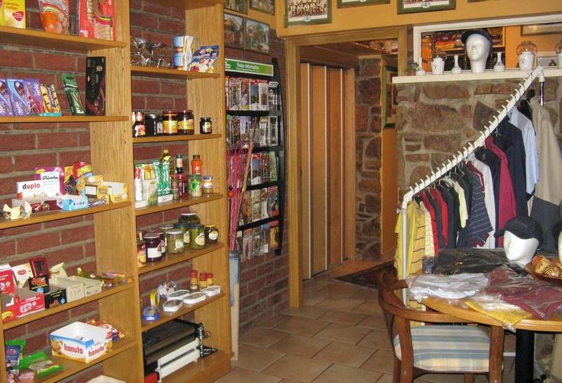 Отель Willy's Chateau