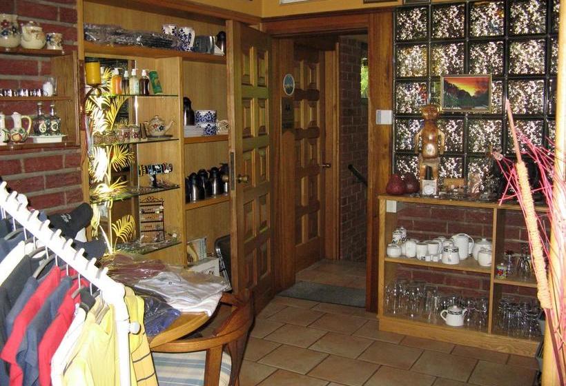 Отель Willy's Chateau