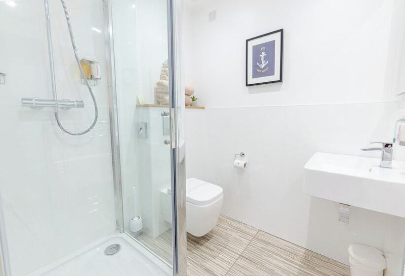 بنسيون The Regent, Rye