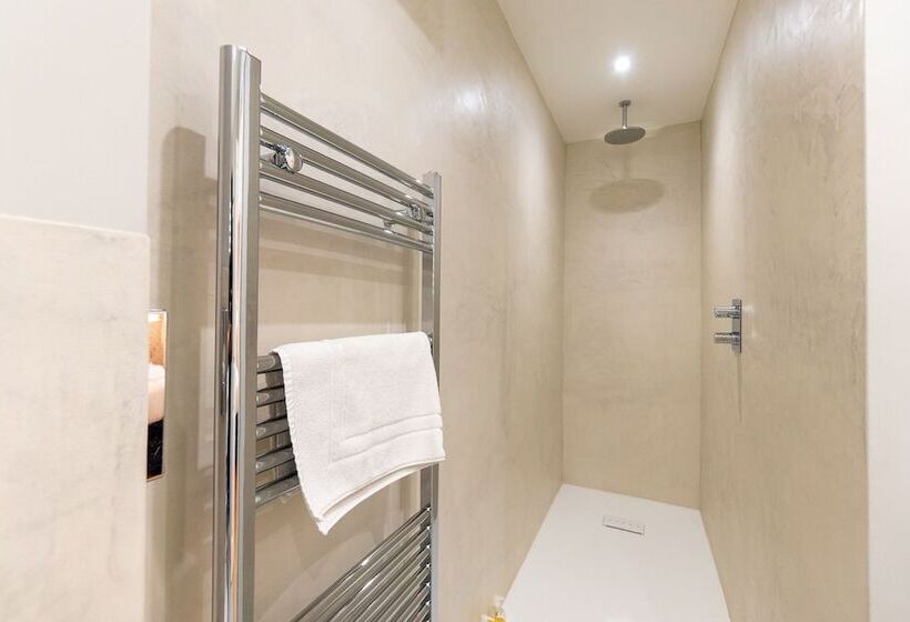 بنسيون The Regent, Rye