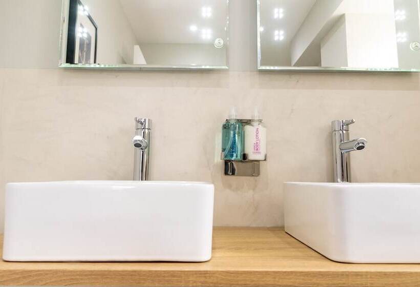 بنسيون The Regent, Rye