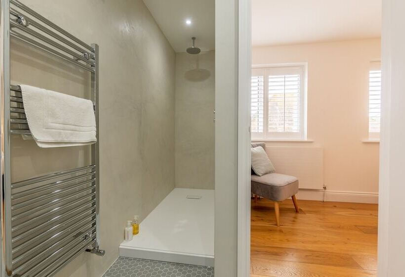 بنسيون The Regent, Rye