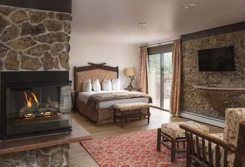 The Landing At Estes Park   Riverside Retreat