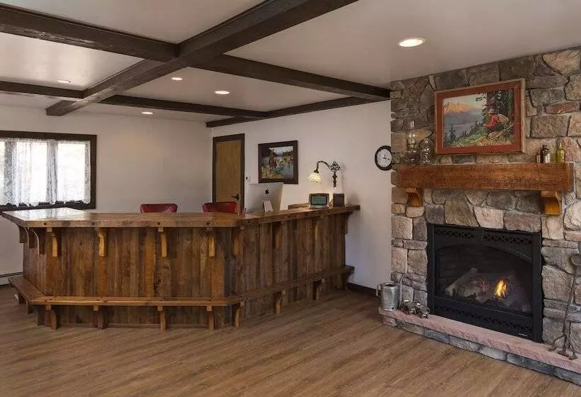 The Landing At Estes Park   Riverside Retreat