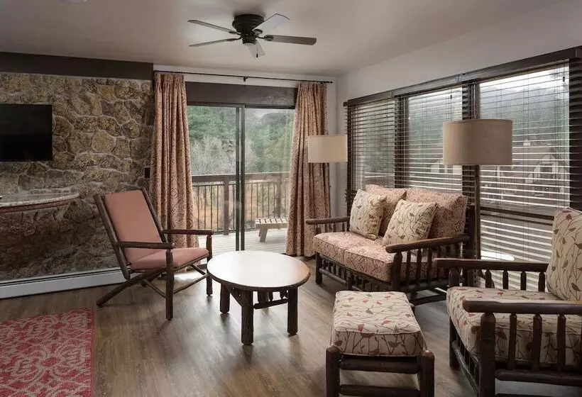 The Landing At Estes Park   Riverside Retreat