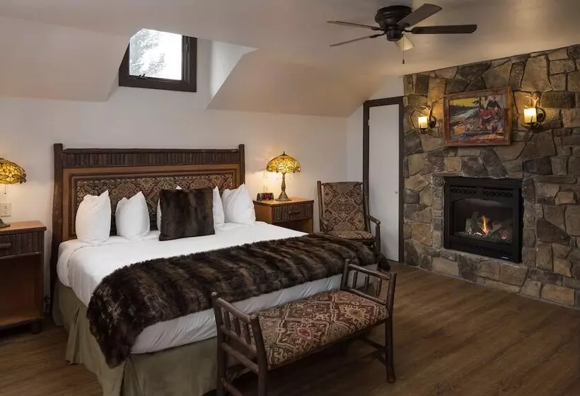 The Landing At Estes Park   Riverside Retreat