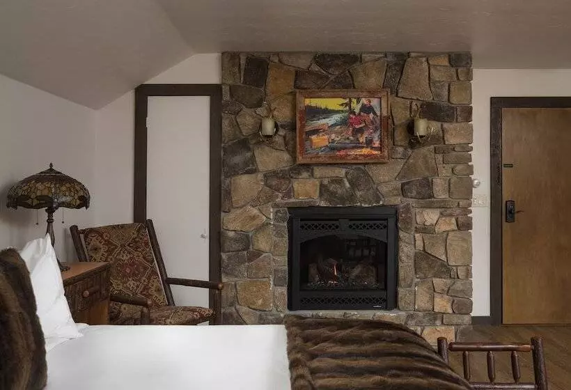 The Landing At Estes Park   Riverside Retreat