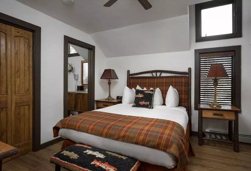The Landing At Estes Park   Riverside Retreat