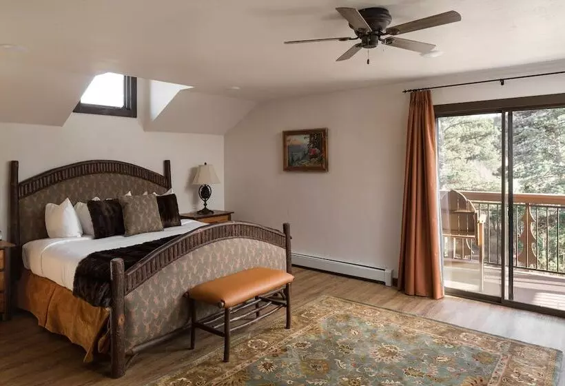 The Landing At Estes Park   Riverside Retreat