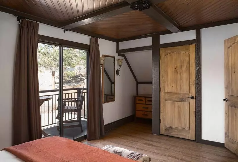 The Landing At Estes Park   Riverside Retreat