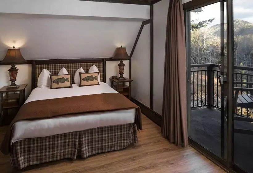 The Landing At Estes Park   Riverside Retreat
