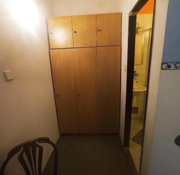 הוסטל Hostinec U Kačaby