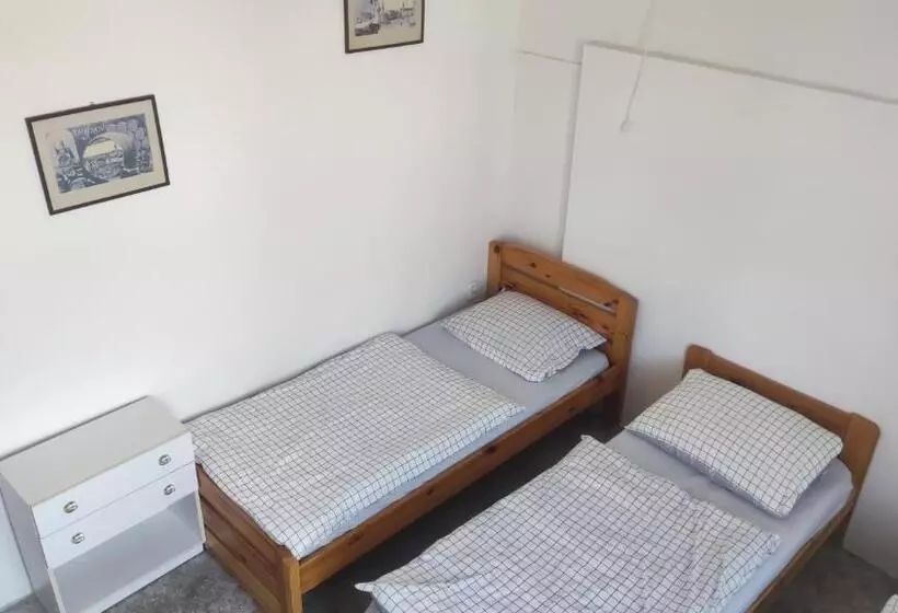 Retkeilymaja Nároďák Jaroměř ,ubytování