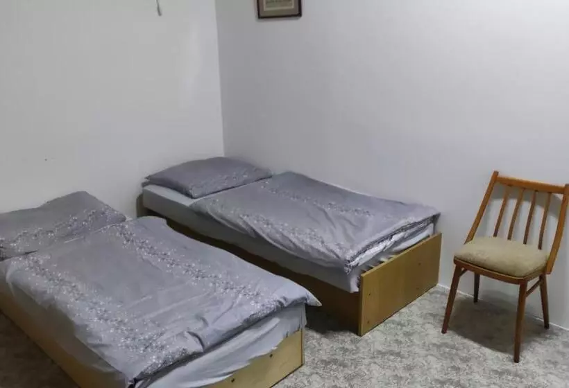 Retkeilymaja Nároďák Jaroměř ,ubytování