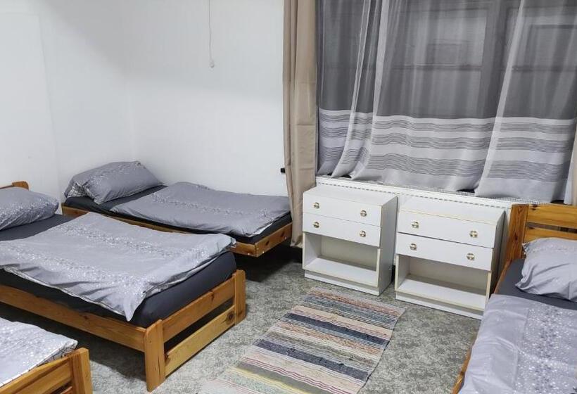 ユースホステル Nároďák Jaroměř ,ubytování