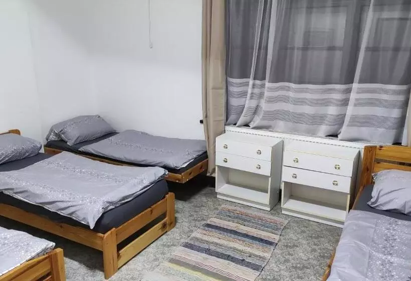 Retkeilymaja Nároďák Jaroměř ,ubytování