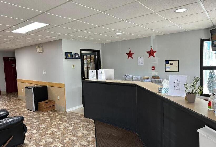 هاستل Travellers Inn Fredericton Nb