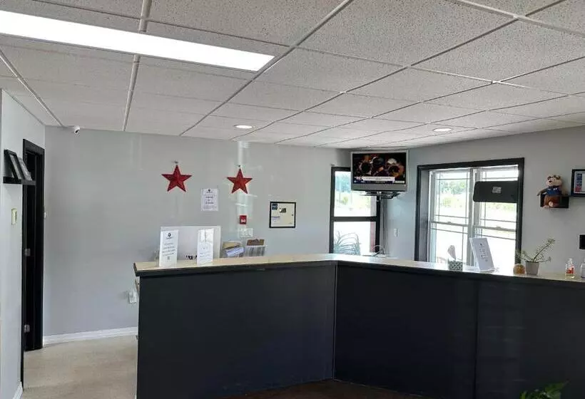 ユースホステル Travellers Inn Fredericton Nb