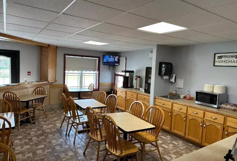 ユースホステル Travellers Inn Fredericton Nb