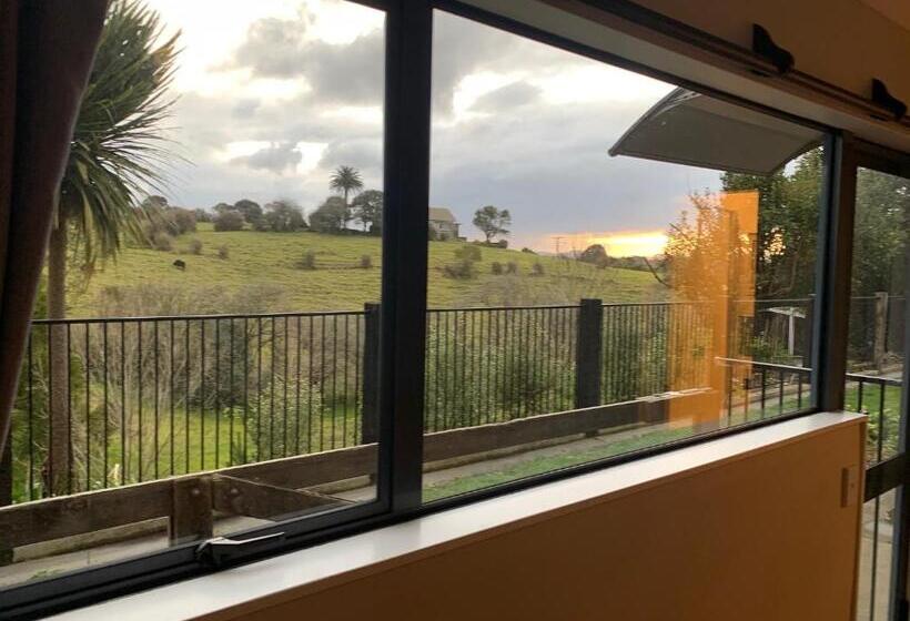 민박 American Rustic Barn