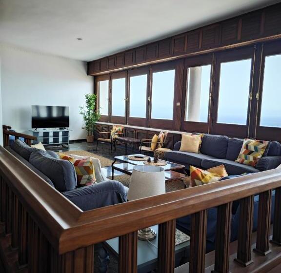 تختخواب و صبحانه Villa Gonzalez Sea Views