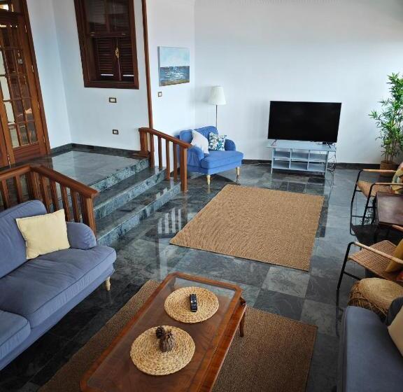 تختخواب و صبحانه Villa Gonzalez Sea Views