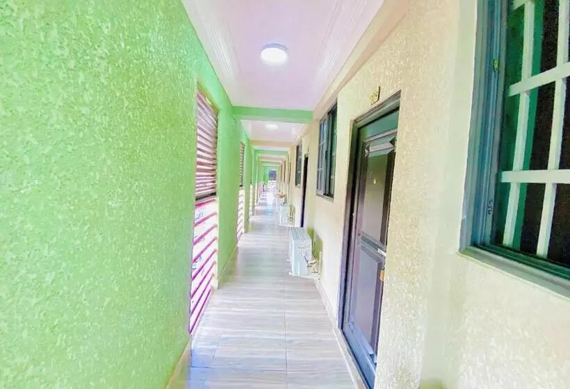 ホテル Abanaba Lodge& Restaurant