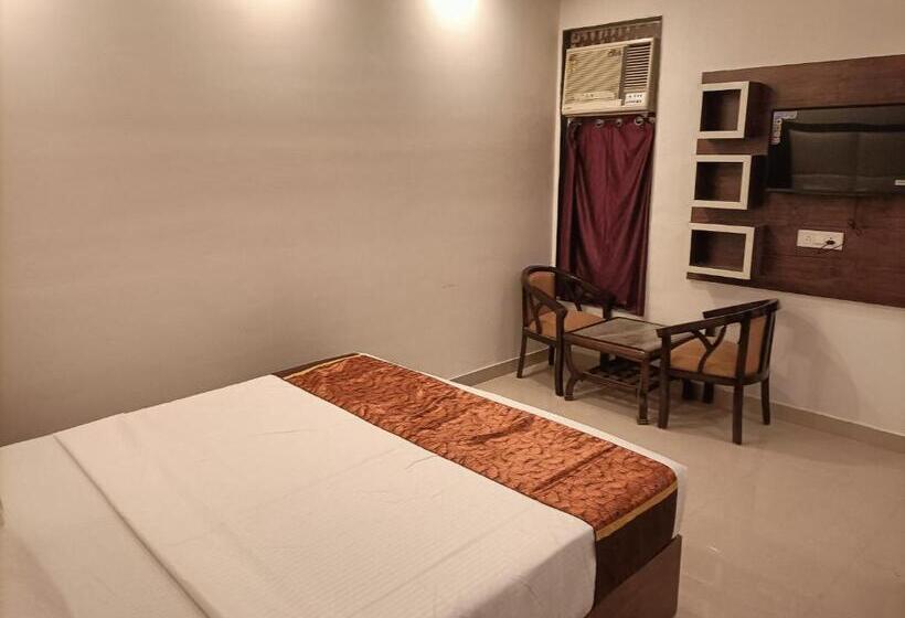 هتل Ambience Stay   At  Igi Delhi Airport