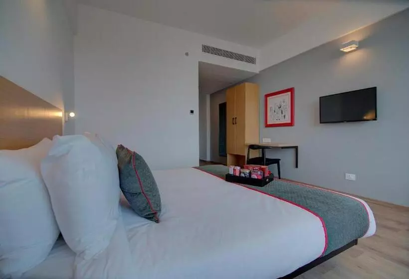 هتل Ambience Stay   At  Igi Delhi Airport