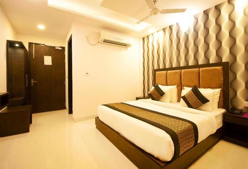 هتل Ambience Stay   At  Igi Delhi Airport