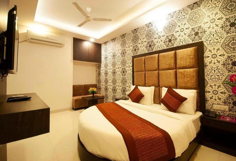 هتل Ambience Stay   At  Igi Delhi Airport
