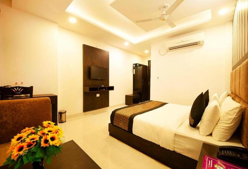 هتل Ambience Stay   At  Igi Delhi Airport