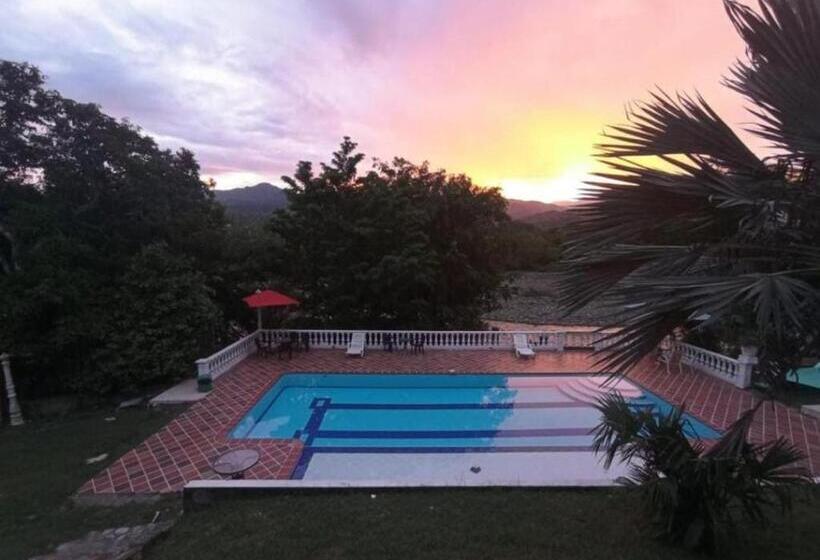 هتل Campestre La Coqueta