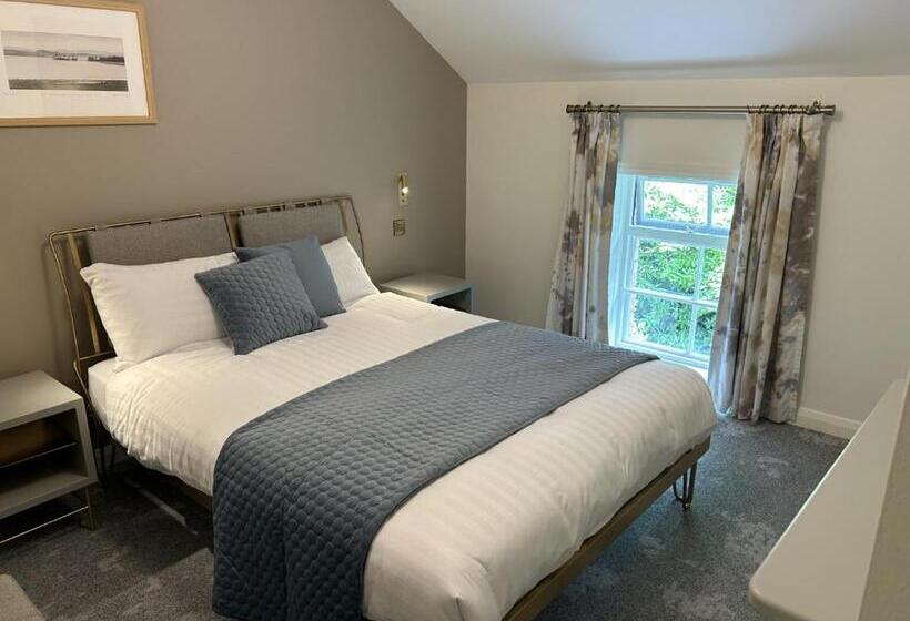 Otel Castle Irvine Estate