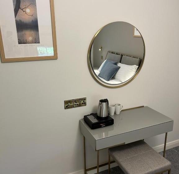 Otel Castle Irvine Estate