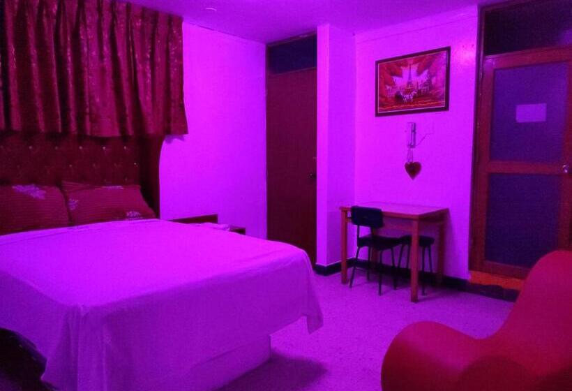 فندق Hostal Reyna