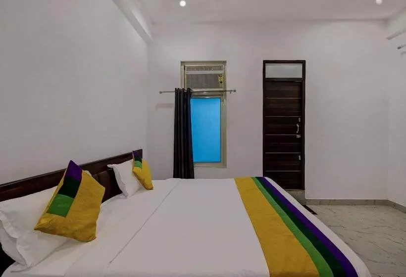 Itsy Hotels Om Pushp Residency