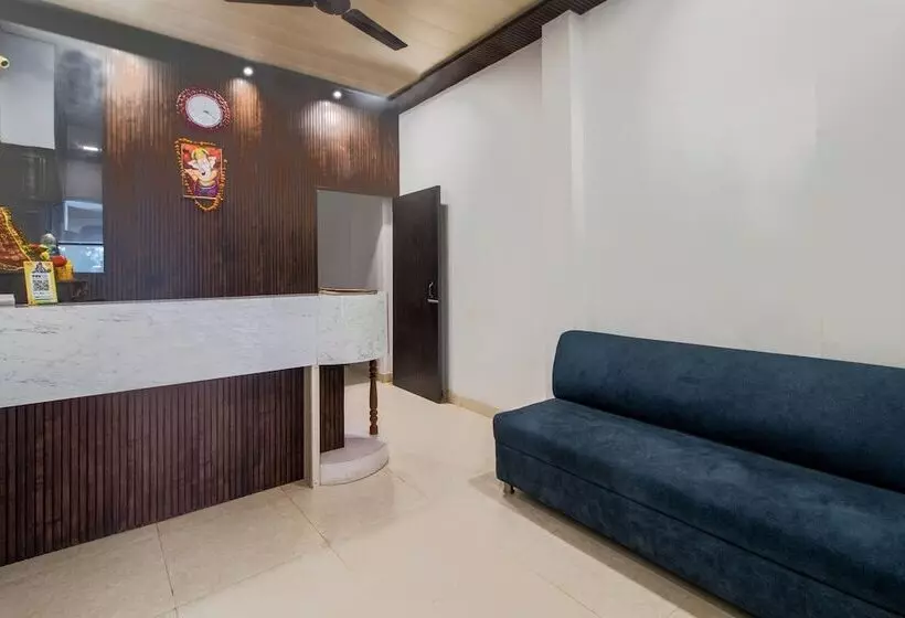 Itsy Hotels Om Pushp Residency