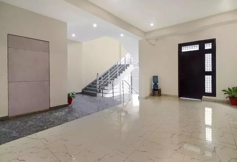 Itsy Hotels Om Pushp Residency