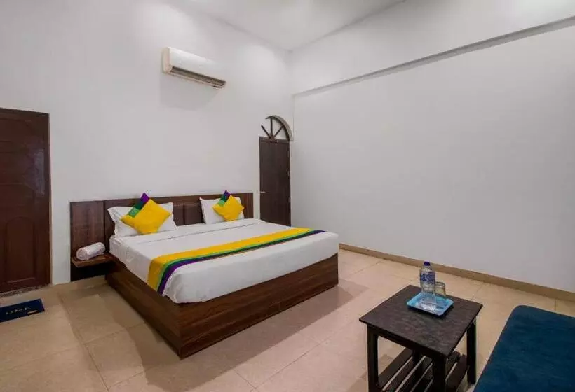 Itsy Hotels Om Pushp Residency