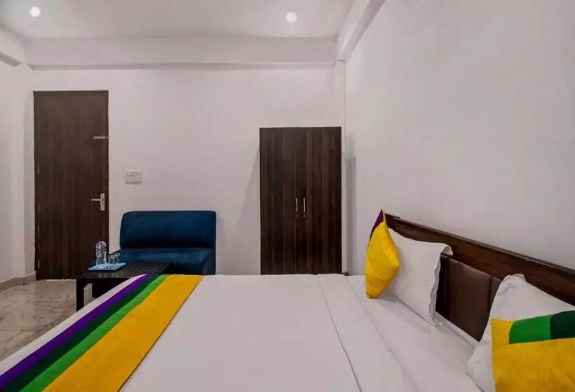 Itsy Hotels Om Pushp Residency