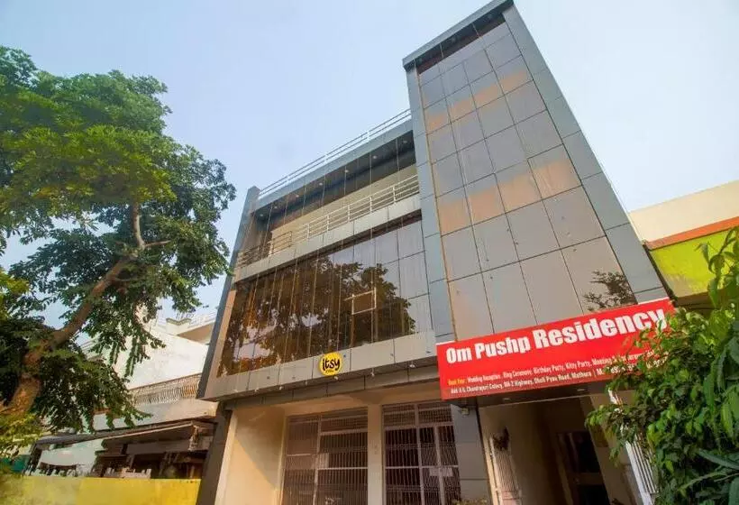 Itsy Hotels Om Pushp Residency