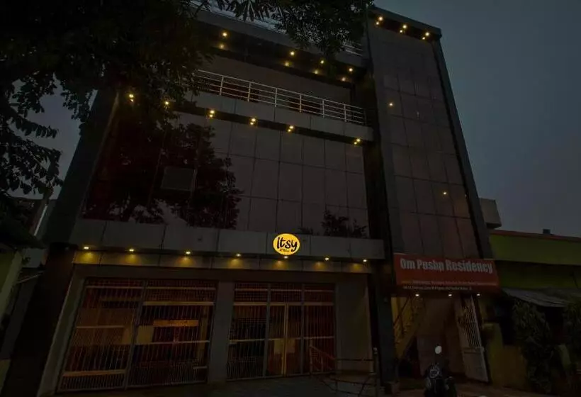 Itsy Hotels Om Pushp Residency