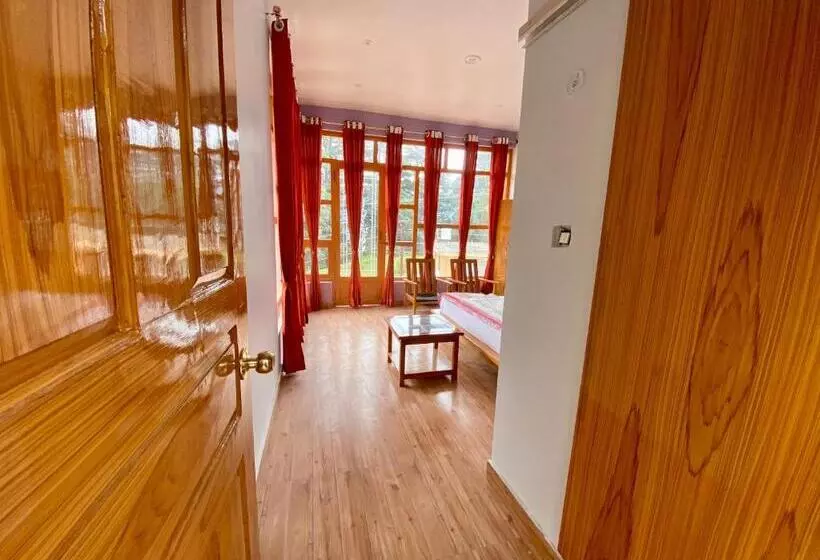 ホテル Mansarovar Inn